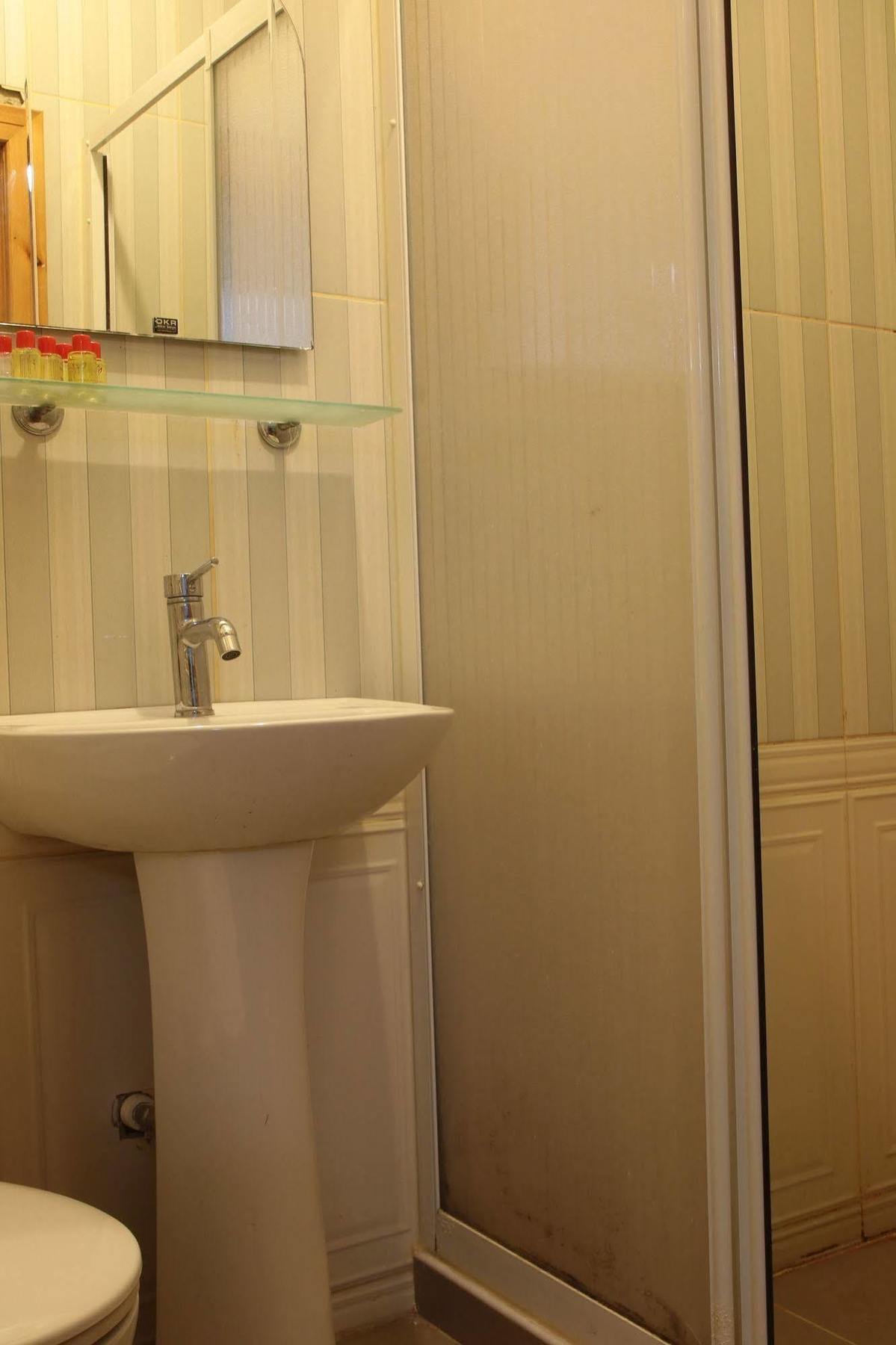 Eagles Budget Home Истанбул Екстериор снимка