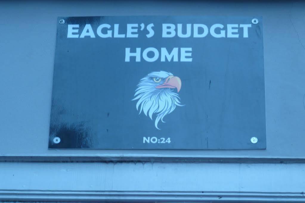 Eagles Budget Home Истанбул Екстериор снимка